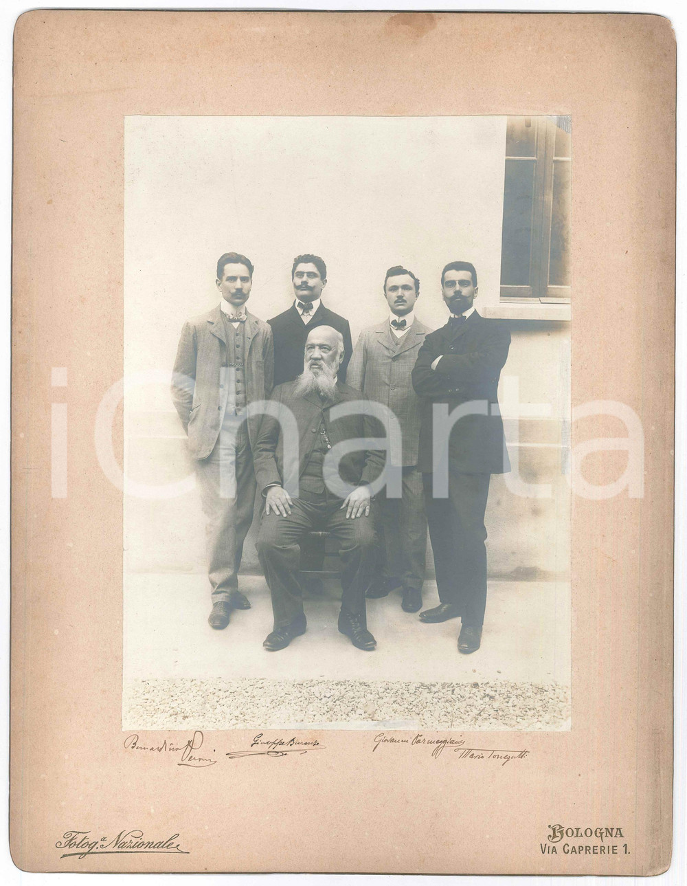 Fotografia d epoca originale 1920 ca BOLOGNA Prof. Bernardino PERONI tra i collaboratori Foto AUTOGRAFO 1