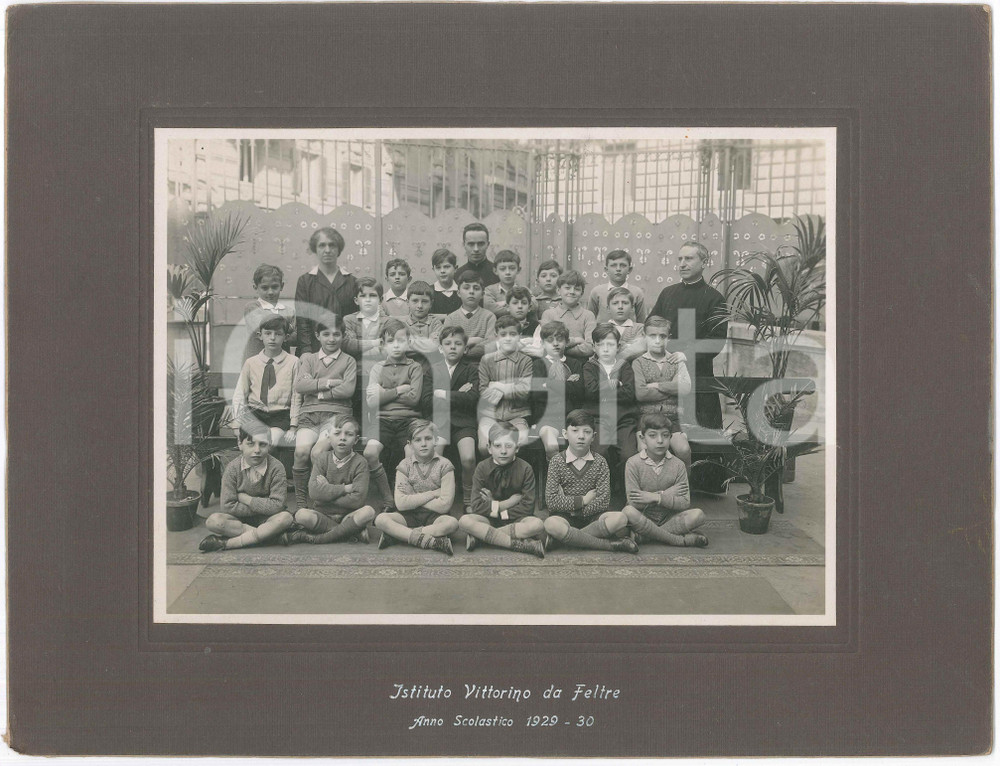 Fotografia d epoca originale 1930 GENOVA Istituto Vittorino da Feltre Classe maschile e insegnanti Foto 1
