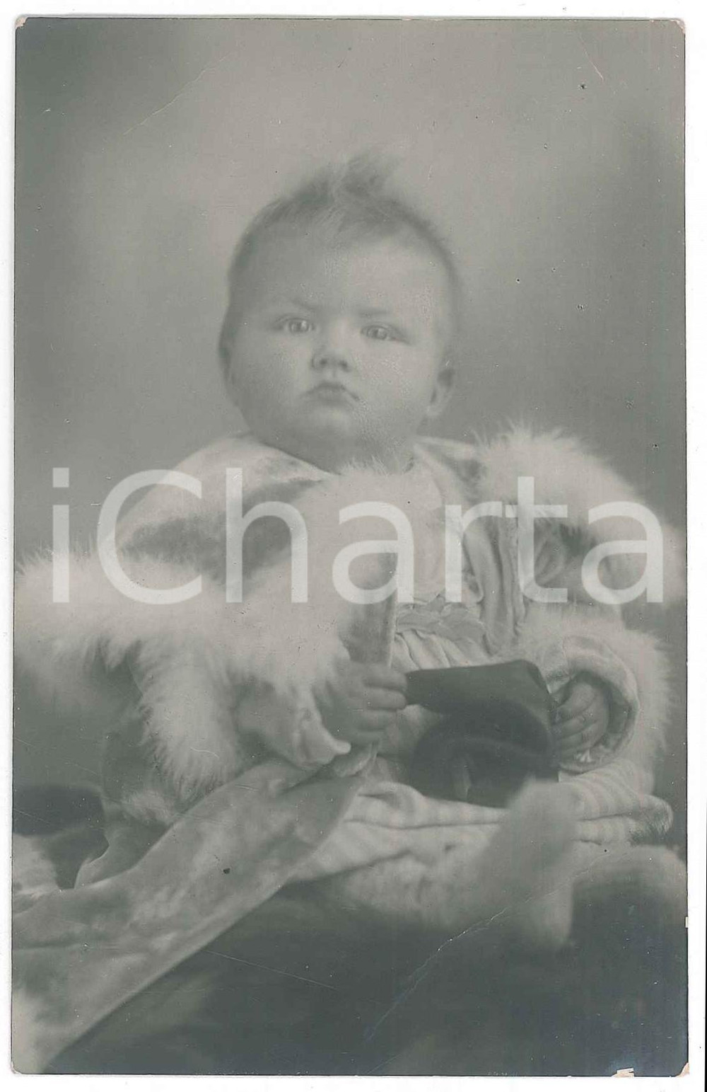 Fotografia d epoca originale 1940 ca RAPALLO / GENOVA Bambina con pellicciotto Foto Remo RAMONDINI 14x9 1