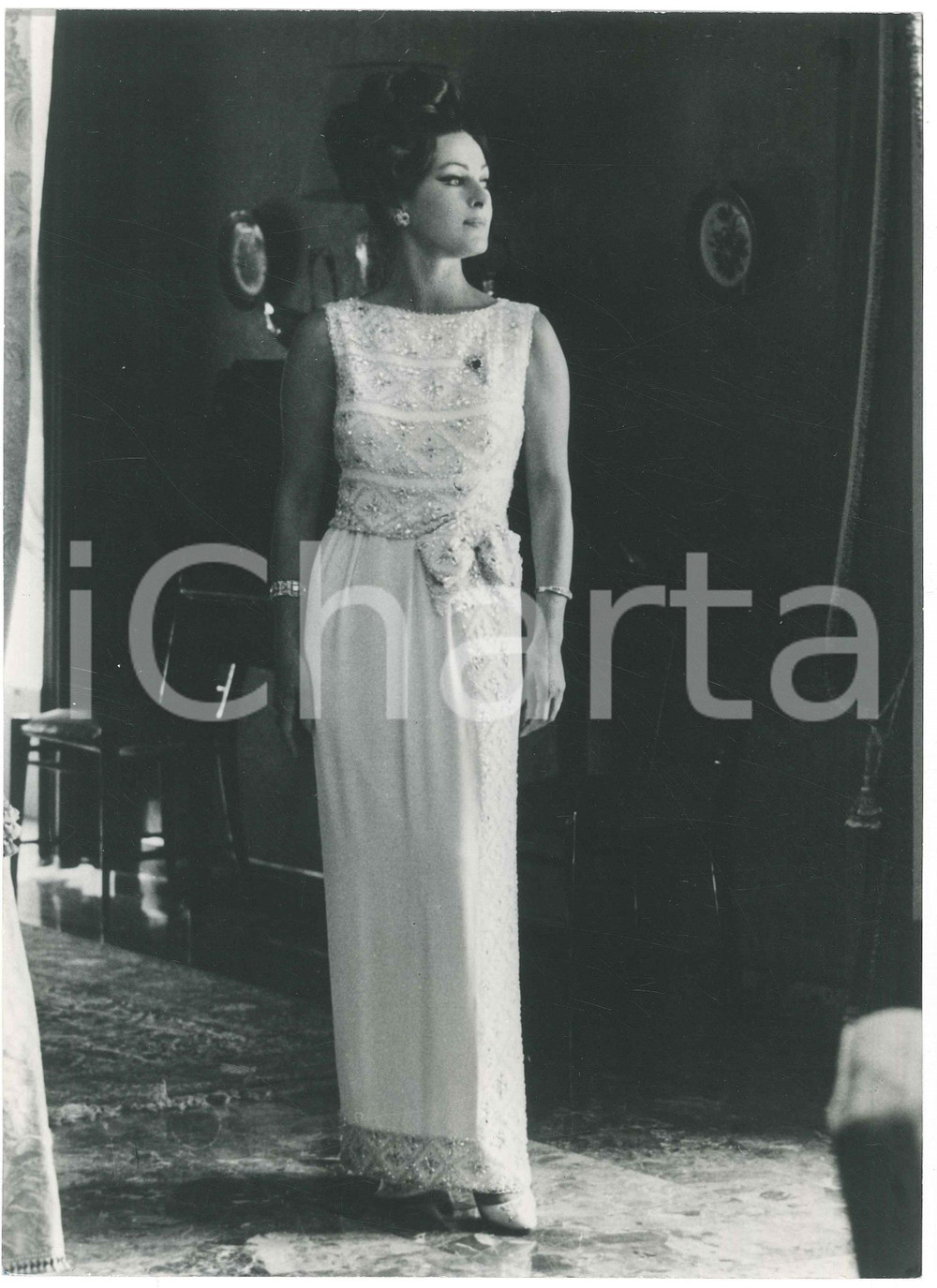 Fotografia d epoca originale 1970 ca CINEMA ITALIA Silvana MANGANO  Ritratto in abito da sera Foto 19x26 cm 1