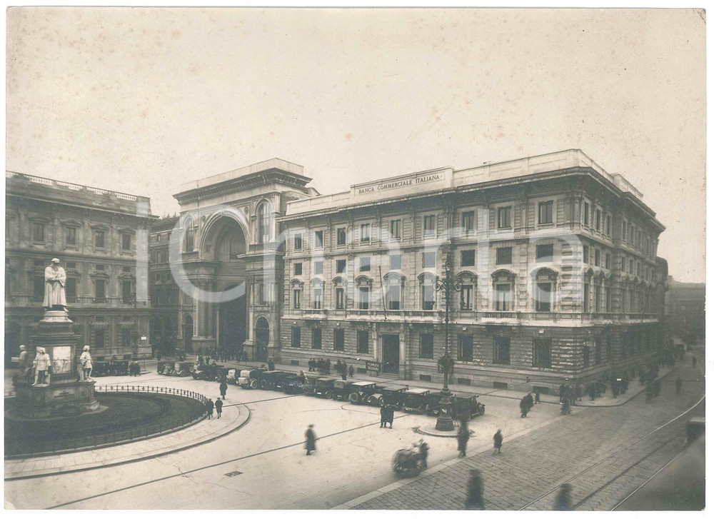 Fotografia d epoca originale 1925 ca MILANO Piazza della Scala  Banca Commerciale Italiana Foto 23x17 cm 1