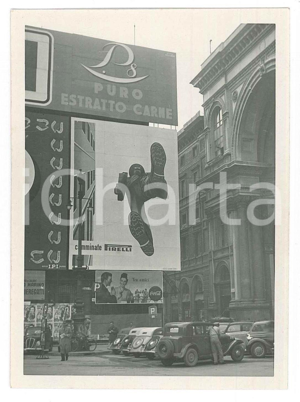 Fotografia d epoca originale 1940 ca MILANO Piazza Duomo  PubblicitÃ  PIRELLI  COCACOLA  Foto 9x12 cm 1
