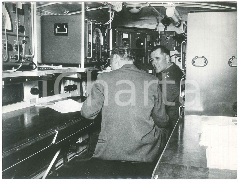 Fotografia d epoca originale 1960 ca DEUTSCHLAND  LANDESPOLIZEI HESSEN  Agenti presso centro radio 2 Foto 1