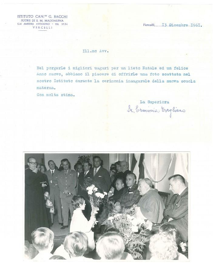 Fotografia d epoca originale 1961 VERCELLI Mons. Francesco IMBERTI visita scuola materna suore S.M. MADDALENA 1