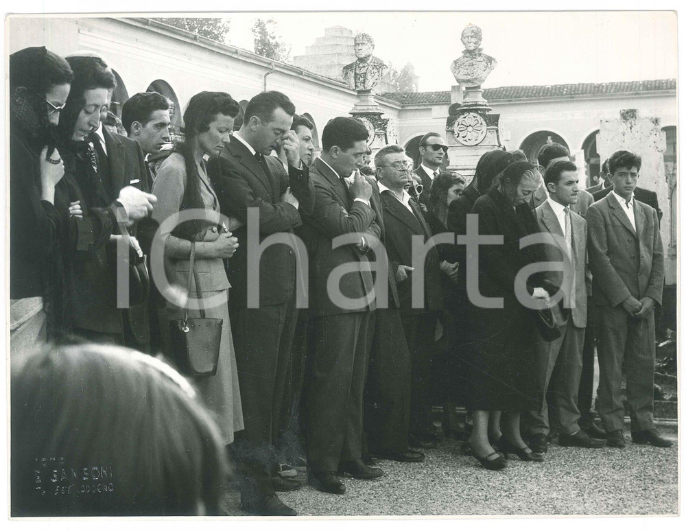 1955 ca CODOGNO (LO) Cimitero - Rito funebre (2) Foto 23x17 cm