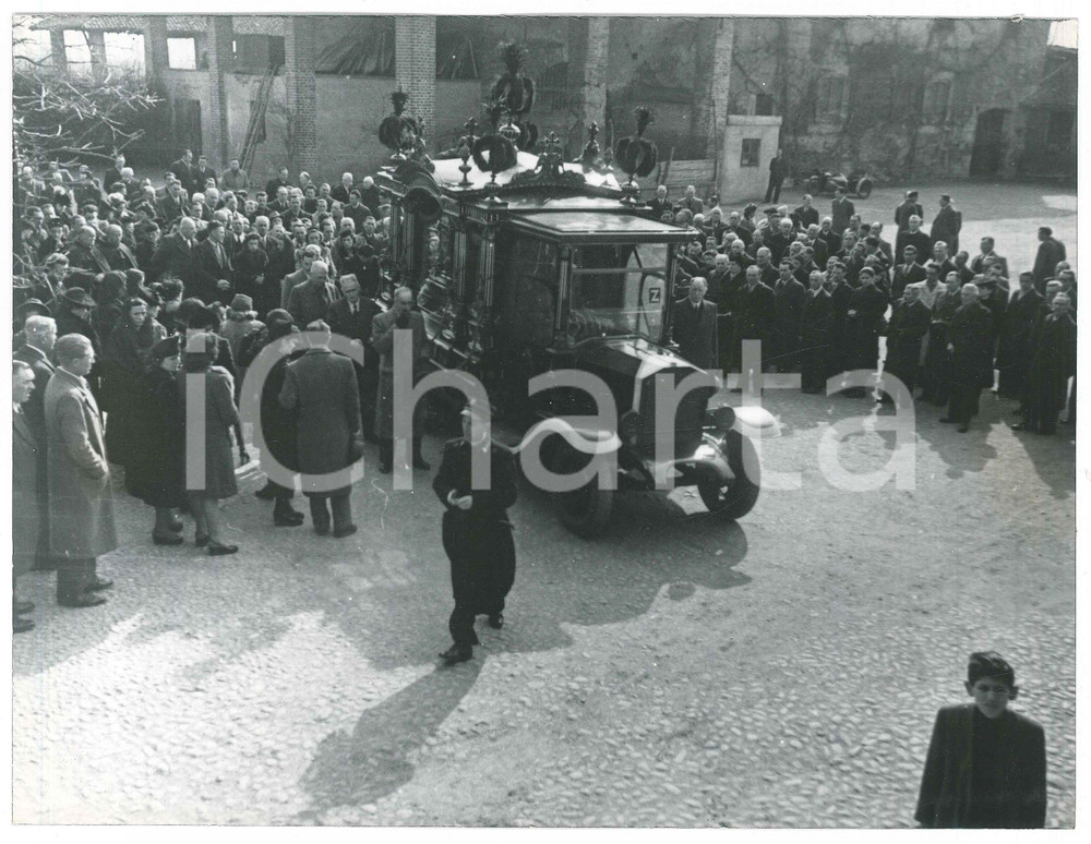 Fotografia d epoca originale 1944 MILANO Via Macconago  Azienda Agricola PEREGO  Funerali titolare 7 Foto 1