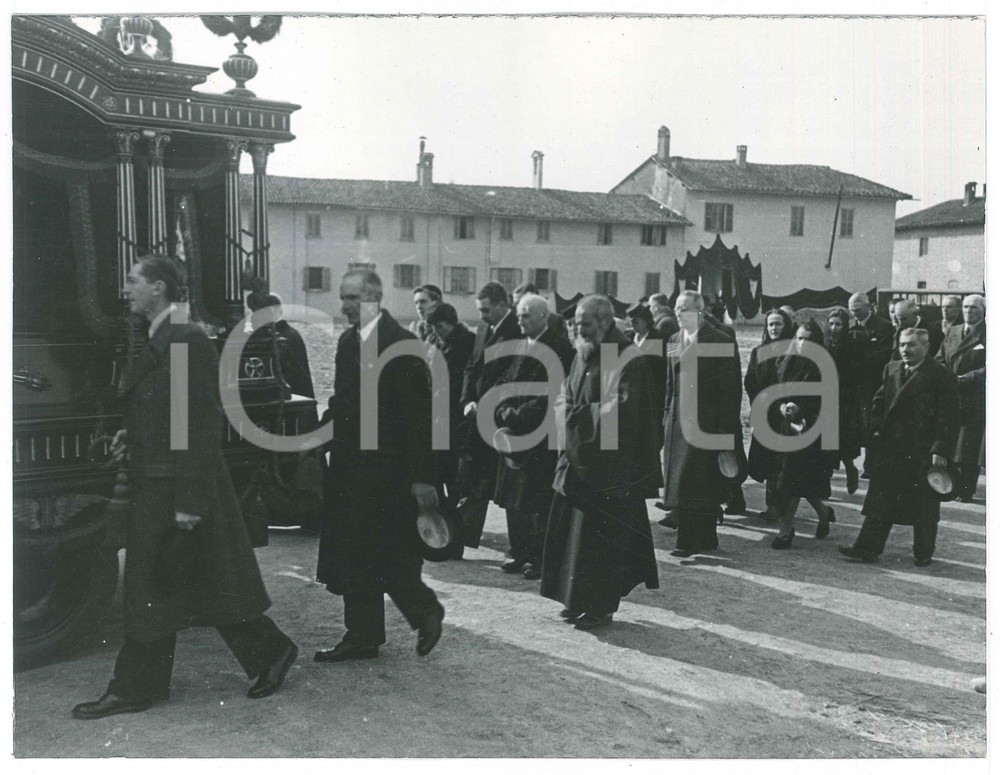 Fotografia d epoca originale 1944 MILANO Via Macconago  Azienda Agricola PEREGO  Funerali titolare 5 Foto 1