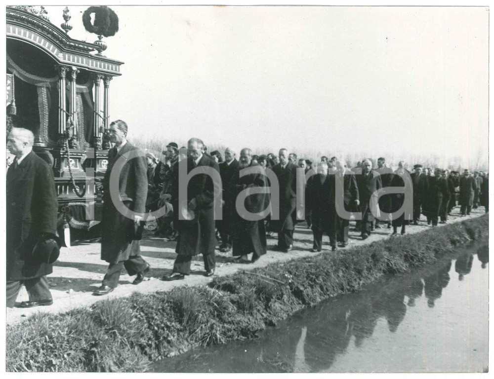 Fotografia d epoca originale 1944 MILANO Via Macconago  Azienda Agricola PEREGO Corteo funerali titolare 4 1