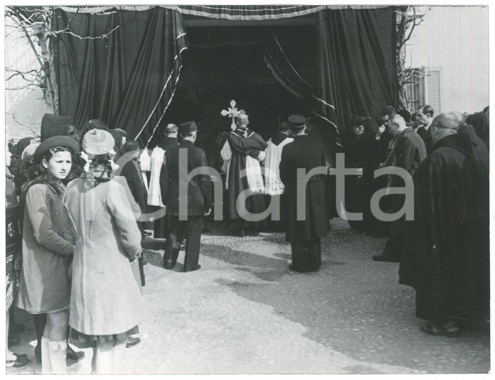 Fotografia d epoca originale 1944 MILANO Via Macconago  Azienda Agricola PEREGO Funerali titolare 10 Foto 1