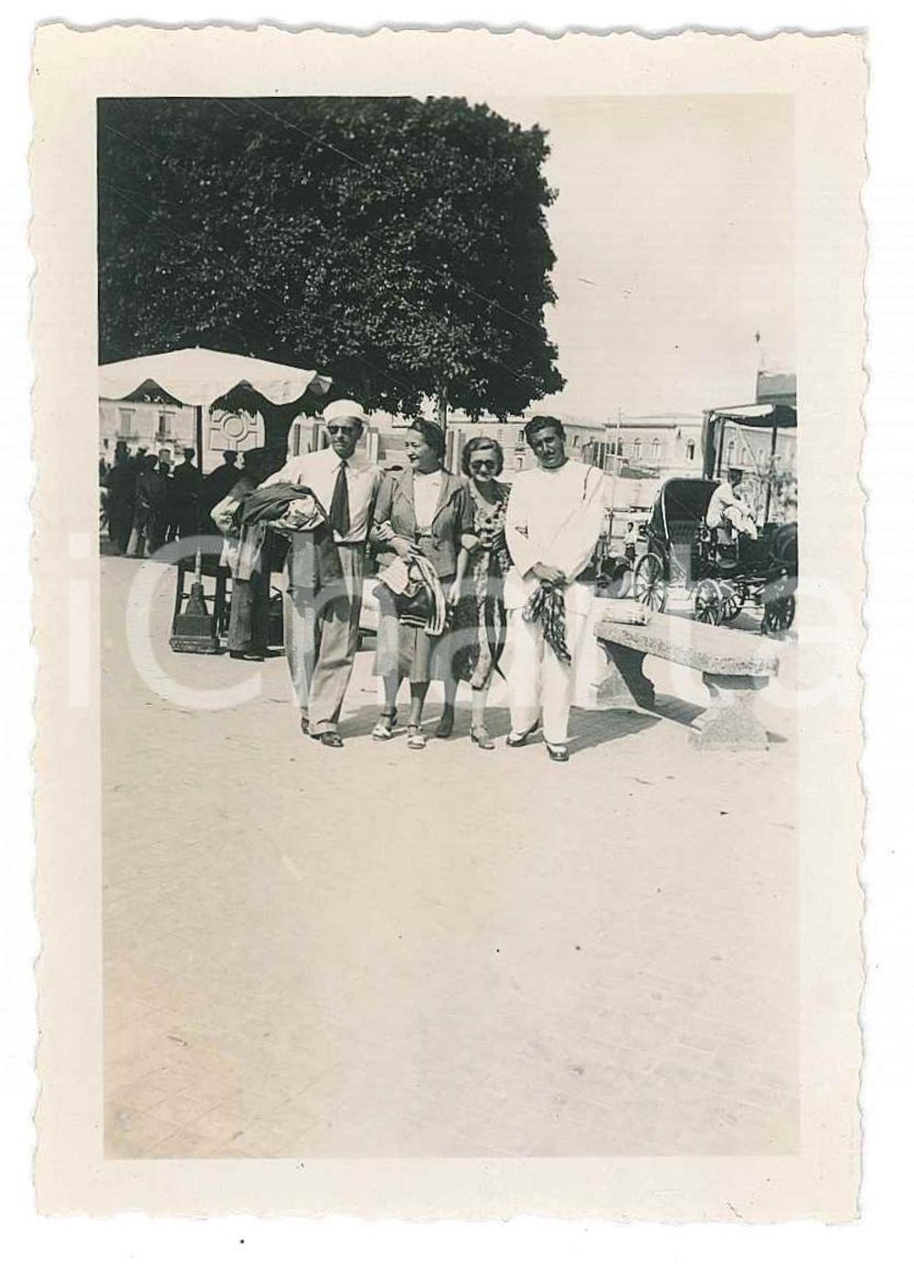 Fotografia d epoca originale 1937 SIRACUSA  COSTUME  Ritratto di famiglia  Foto 7x9 cm 1