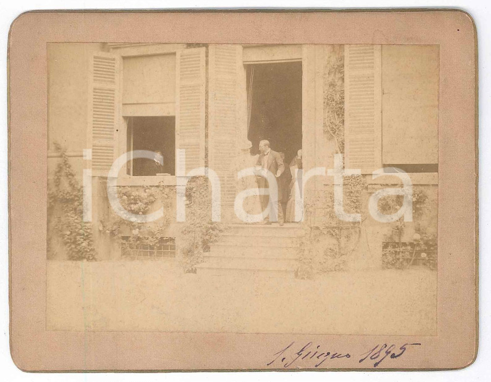 Fotografia d epoca originale 1895 COSTUME ITALIA Coppia sui gradini di una villa  Foto 12x10 cm 1