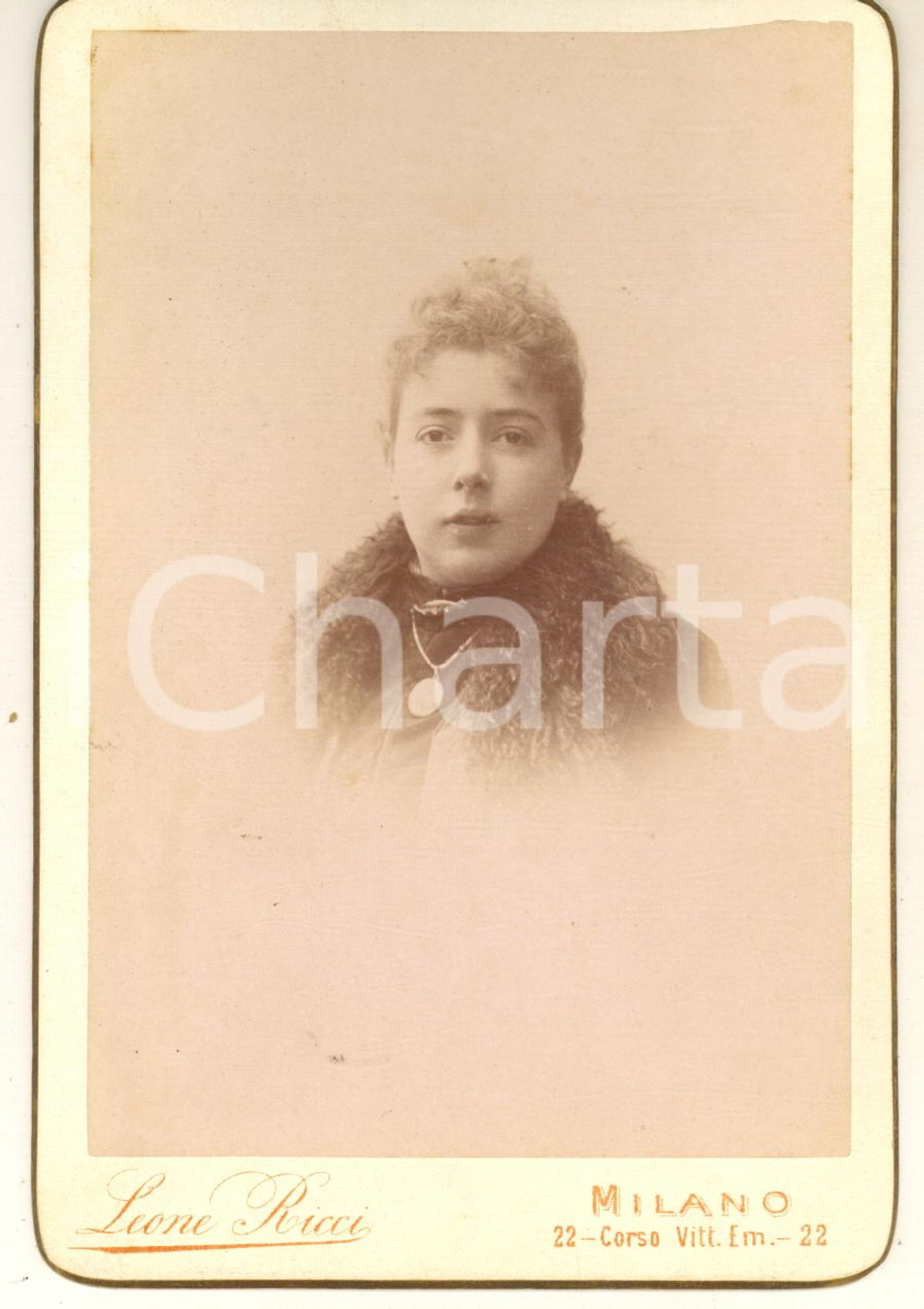 Fotografia d epoca originale 1885 ca MILANO Ritratto di donna  Fotografia LEONE RICCI 11x16 1