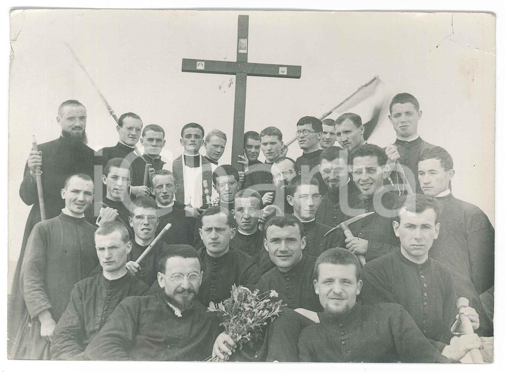 Fotografia d epoca originale 1950 ca ALPINISMO ITALIA Sacerdoti e seminaristi in vetta  Foto 18x13 cm 1