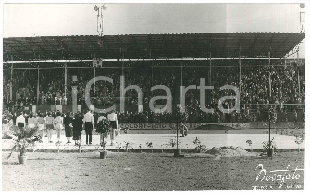Fotografia d epoca originale 1950 ca BRESCIA  STADIUM ? Gara di pattinaggio artistico  Foto 23x14 cm 1