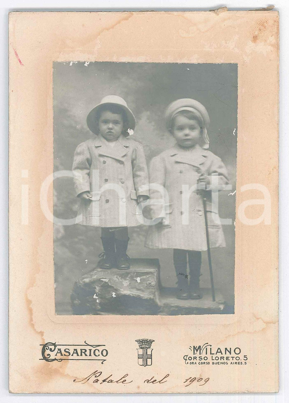 Fotografia d epoca originale Natale 1909 MILANO Coppia di bambini con cappotto a righe  Foto CASARICO 1