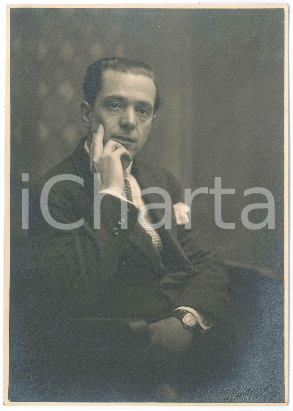 Fotografia d epoca originale 1925 ca MILANO Ritratto maschile seduto  Foto Giovanni ARTICO 17x24 cm 1