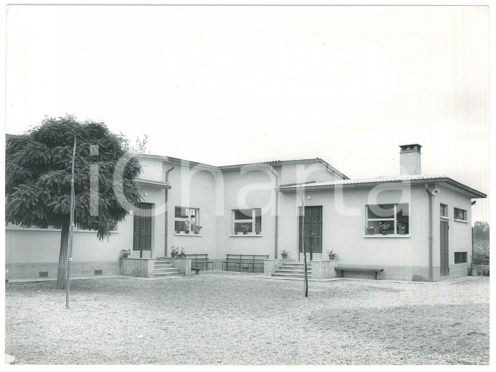Fotografia d epoca originale 1960 ca PAVIA Frazione MIRABELLO  Scuola materna  Esterno Foto 24x18 cm 1