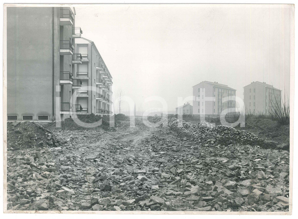 Fotografia d epoca originale 1960 ca PAVIA  Case Popolari  Cantiere 4 Fotografia 24x18 cm 1