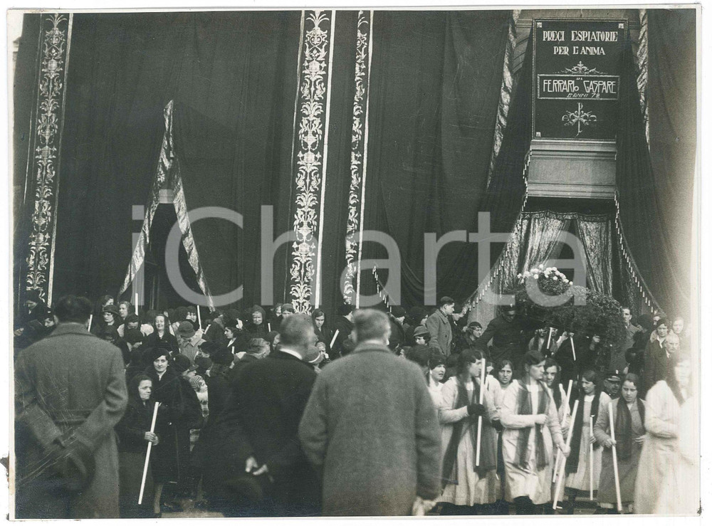 Fotografia d epoca originale 1930 ca LEGNANO MI Funerali Gaspare FERRARIO panettiere 1 Foto 23x17 cm 1