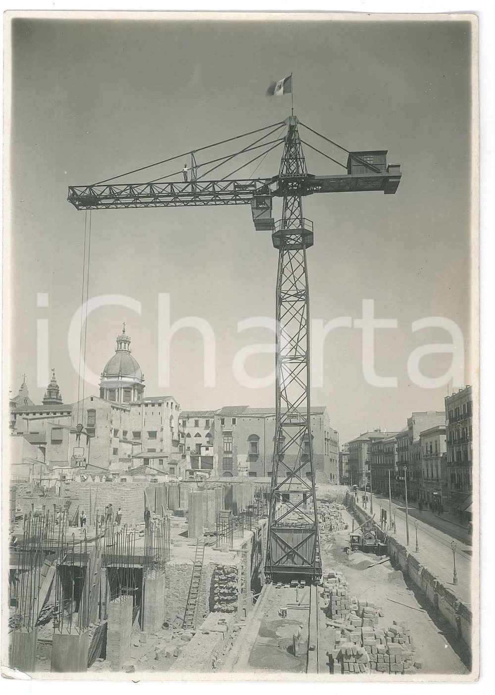 Fotografia d epoca originale 1940 ca MILANO ? Cantiere edile  Gru Ceretti & Tanfani Foto RARA ANIMATA 1