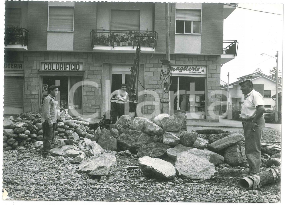 Fotografia d epoca originale 1967 ALPIGNANO TO Cantiere  Lavori stradali 6 Foto ANIMATA operai 18x13 cm 1