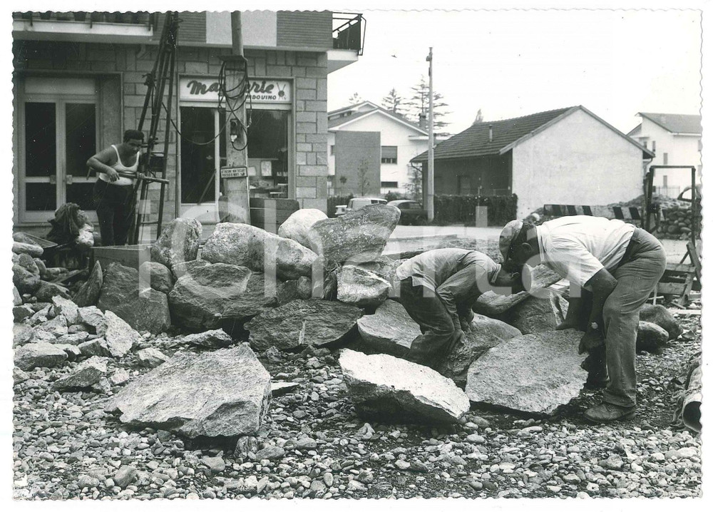 Fotografia d epoca originale 1967 ALPIGNANO TO Cantiere  Lavori stradali 5 Foto ANIMATA operai 18x13 cm 1