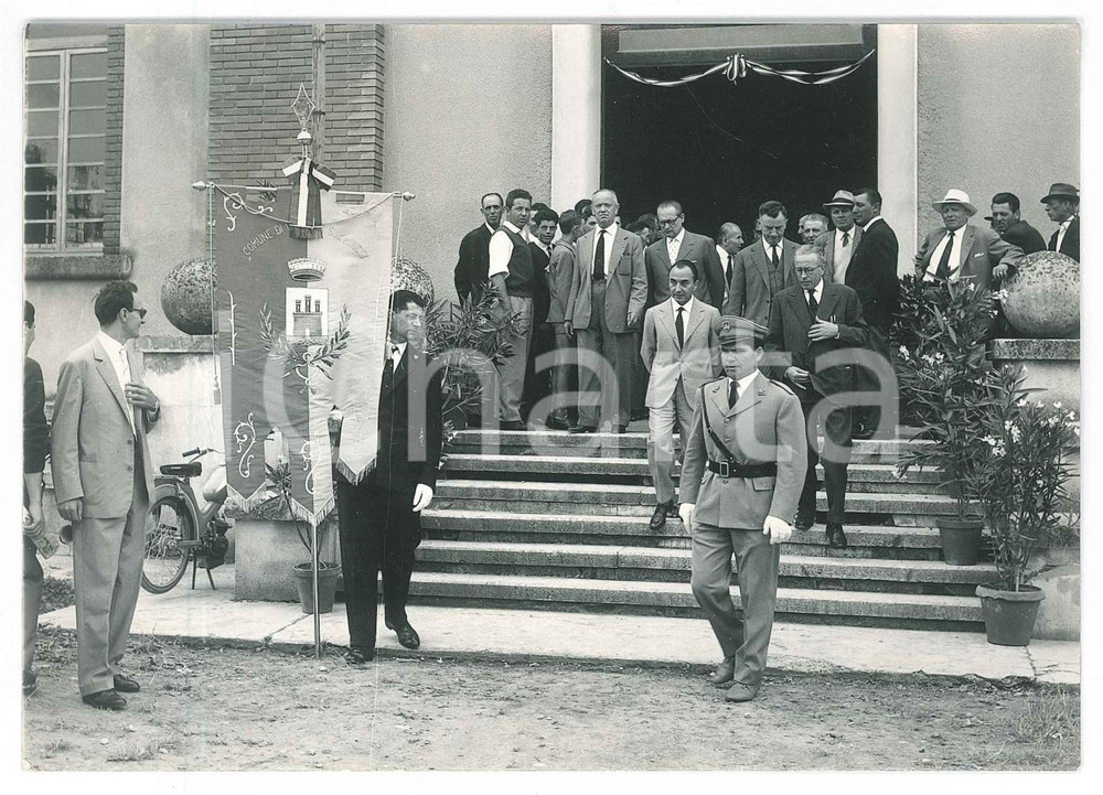 1950 ca VALEGGIO SUL MINCIO Mercato ortofrutticolo A.P.F.O.V. Visita autorità *2