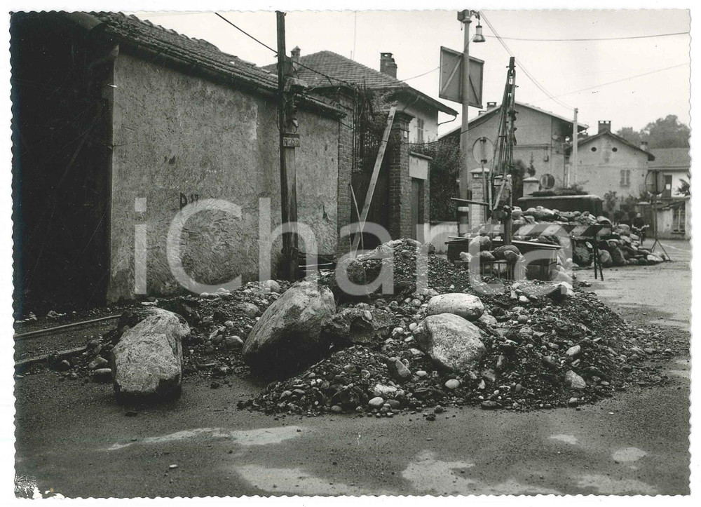 Fotografia d epoca originale 1967 ALPIGNANO TO Cantiere  Cumuli di massi  Foto 18x13 cm 1