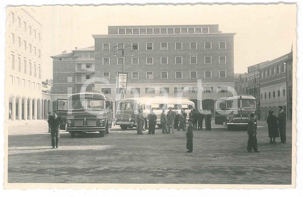 Fotografia d epoca originale 1952 MODENA Piazza Matteotti  Pullman in partenza  Foto VINTAGE 14x9 cm 1