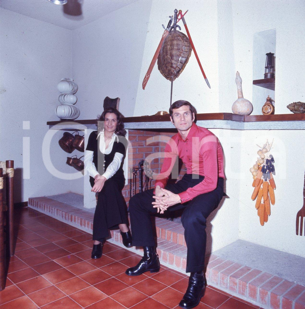Fotografia d epoca originale 6X6cm DIAPOSITIVA ORIGINALE  1975 ca Giovanna e Giacinto FACCHETTI 3 1