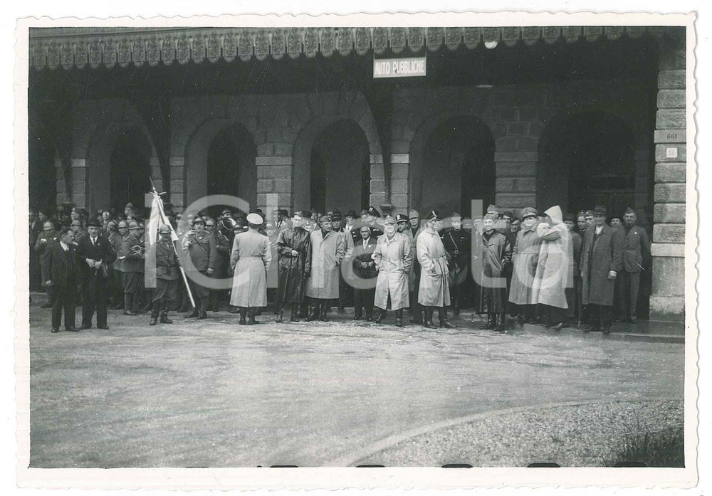 Fotografia d epoca originale 1940 ca Stazione DESENZANO DEL GARDA Arrivo ANC e PNF di GALLARATE Foto 1