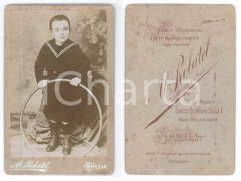 Fotografia d epoca originale 1900 ca LA SPEZIA Bambino con il cerchio  Ritratto  Foto Alessio ROBATEL CDV 1