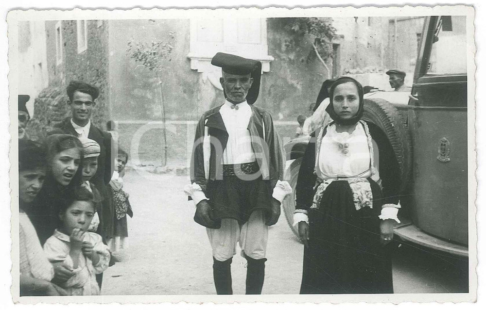 Fotografia d epoca originale 1938 COSTUMI SARDEGNA  OLIENA NU  Arrivo della Posta Foto 14x9 cm 1