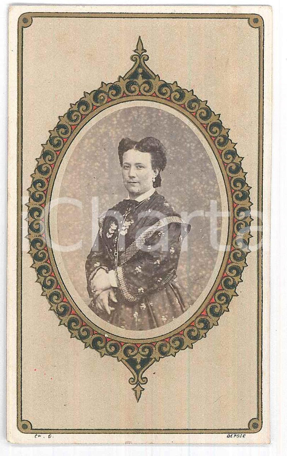 1870 ca NOBILTA' ITALIA Donna in abito a stampa - Ritratto medaglione *Foto CDV Fotografia originale d'epoca, montata su cartoncino morbido. FAIR/discreto difetti di stampa Formato: 6x10 cm originale e autentica 1