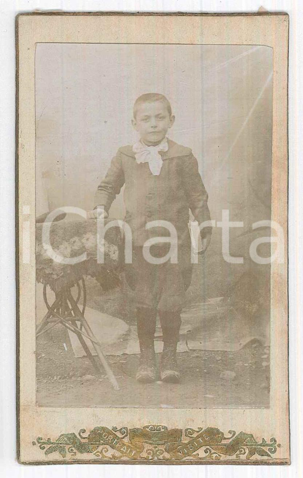 Fotografia d epoca originale 1890 ca COSTUME Bambino in divisa scolastica  Ritratto Foto CDV 1
