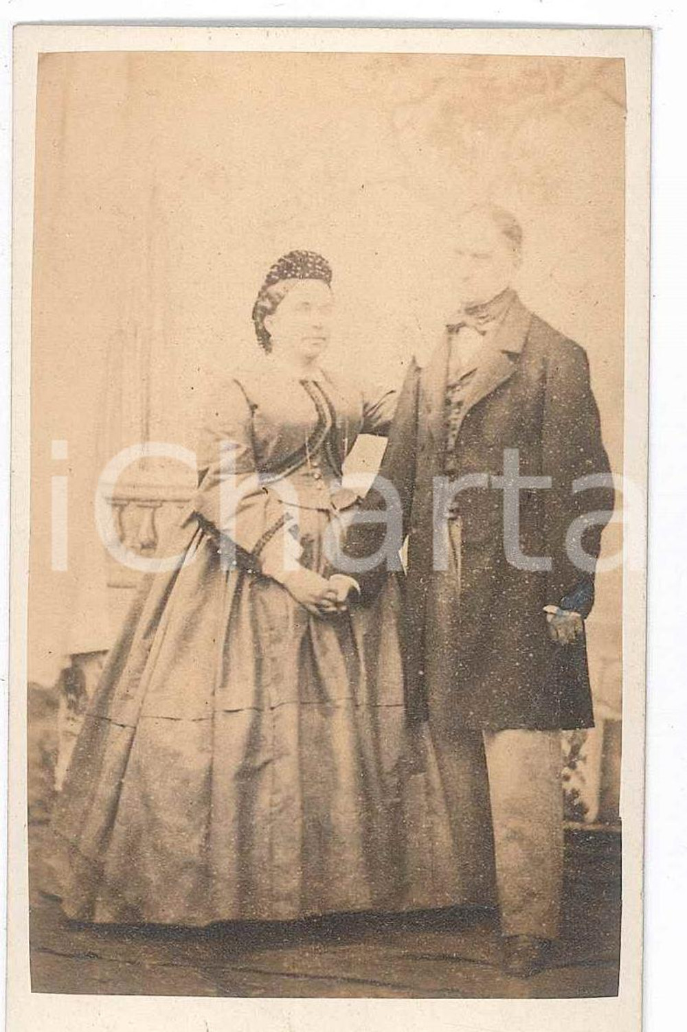 Fotografia d epoca originale 1870 ca NOBILTA  ITALIA Coppia di coniugi per mano  Ritratto Foto CDV 1