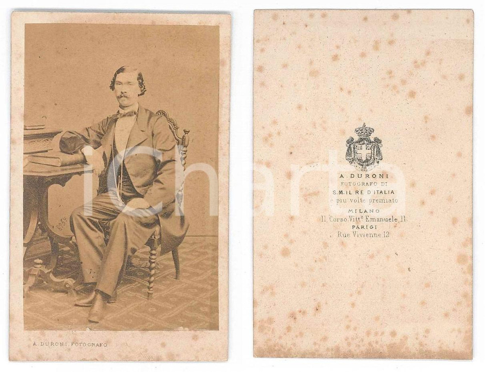 Fotografia d epoca originale 1870 ca MILANO Ritratto maschile alla scrivania Foto Alessandro DURONI CDV 1
