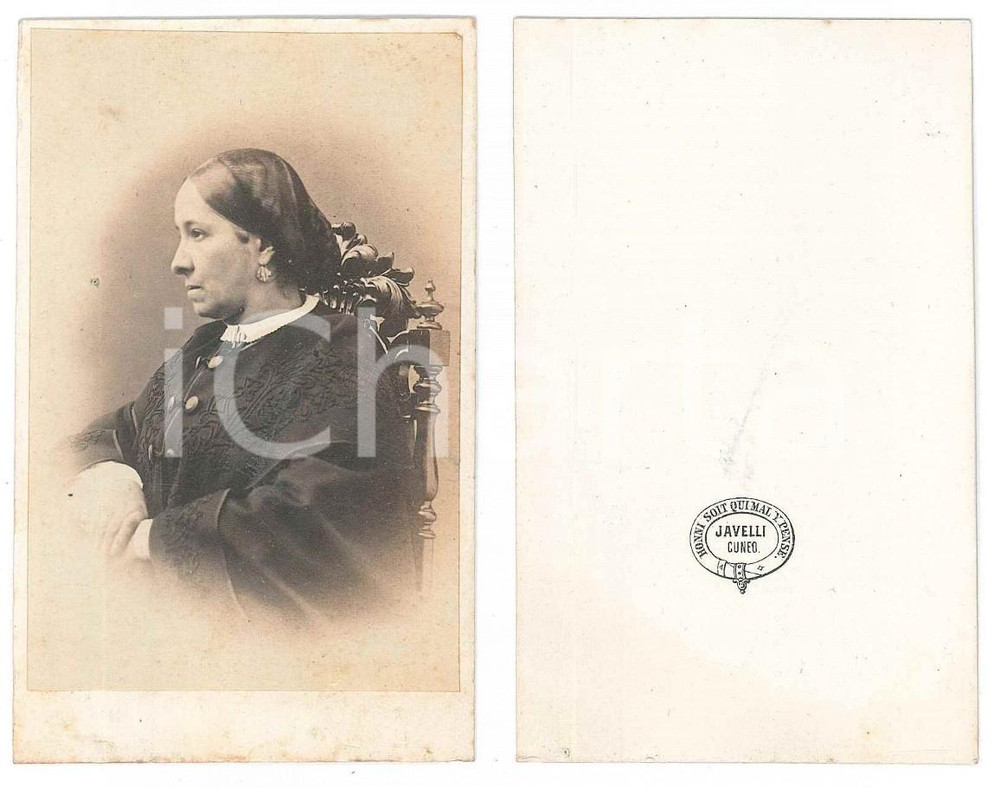 Fotografia d epoca originale 1875 ca CUNEO Donna seduta in abito ricamato  Ritratto Foto JAVELLI CDV 1