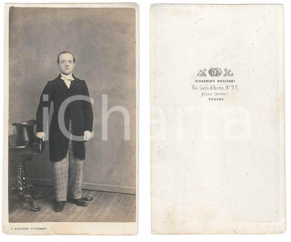 Fotografia d epoca originale 1870 ca TORINO Uomo con pantaloni a quadri e cilindro  Foto Gioachino BOGLIONI 1