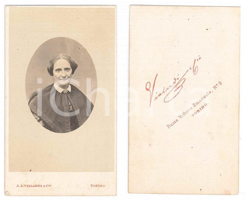 Fotografia d epoca originale 1870 ca TORINO Donna con mantella ricamata  Ritratto Foto A. VIALARDI CDV 1
