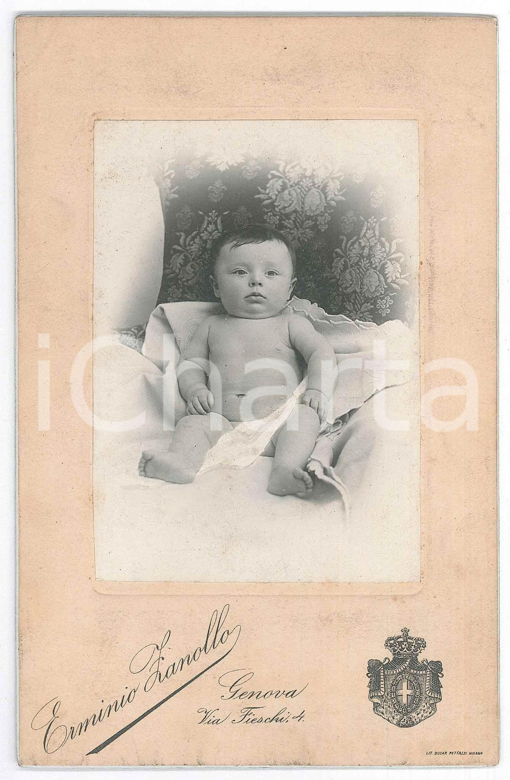Fotografia d epoca originale 1900 ca GENOVA Bambino tra le lenzuola  Ritratto  Foto Erminio ZANOLLO 11x16 1