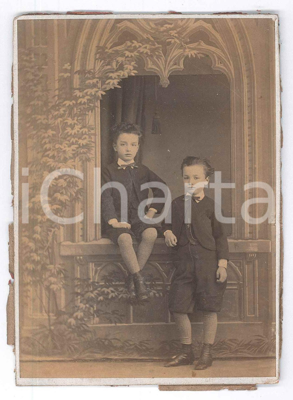 Fotografia d epoca originale 1915 ca FRANCE ? Ritratto di due fratelli bambini  Fotografia anonima 10x14 1