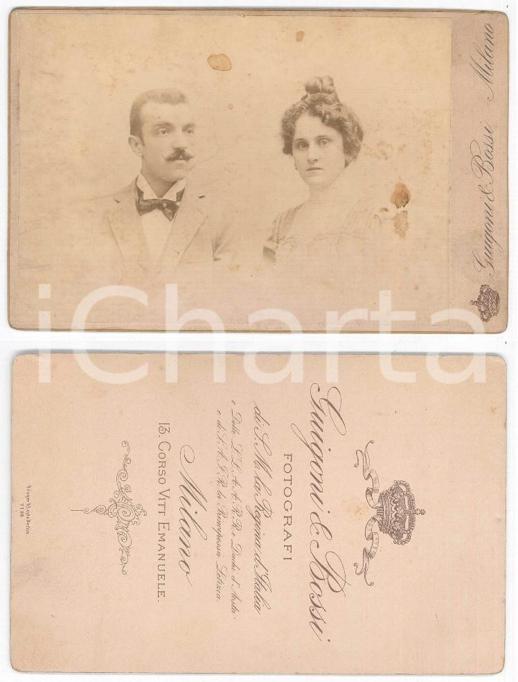 Fotografia d epoca originale 1890 ca MILANO Ritratto di una coppia di sposi Foto GUIGONI e BOSSI 11x16 1