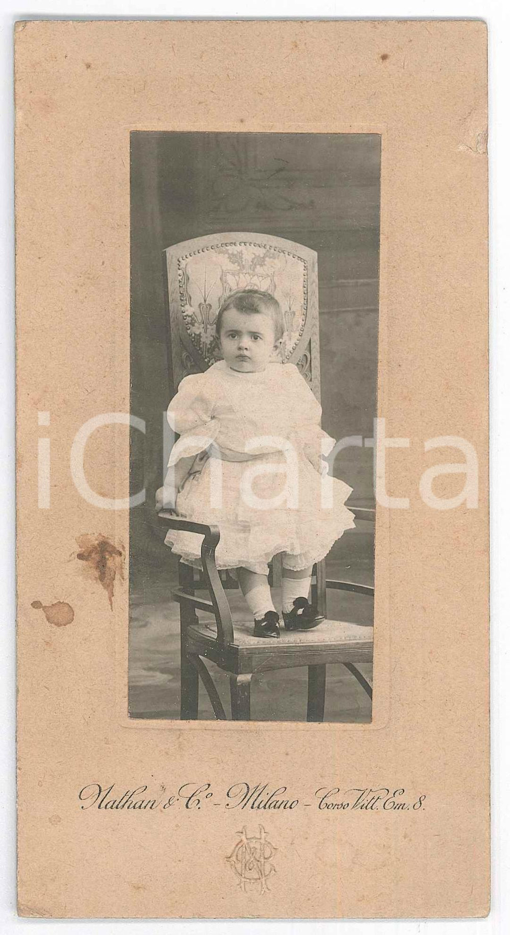 Fotografia d epoca originale 1910 ca MILANO Ritratto di bambina su sedia Art DÃ©co  Foto NATHAN 9x16 cm 1