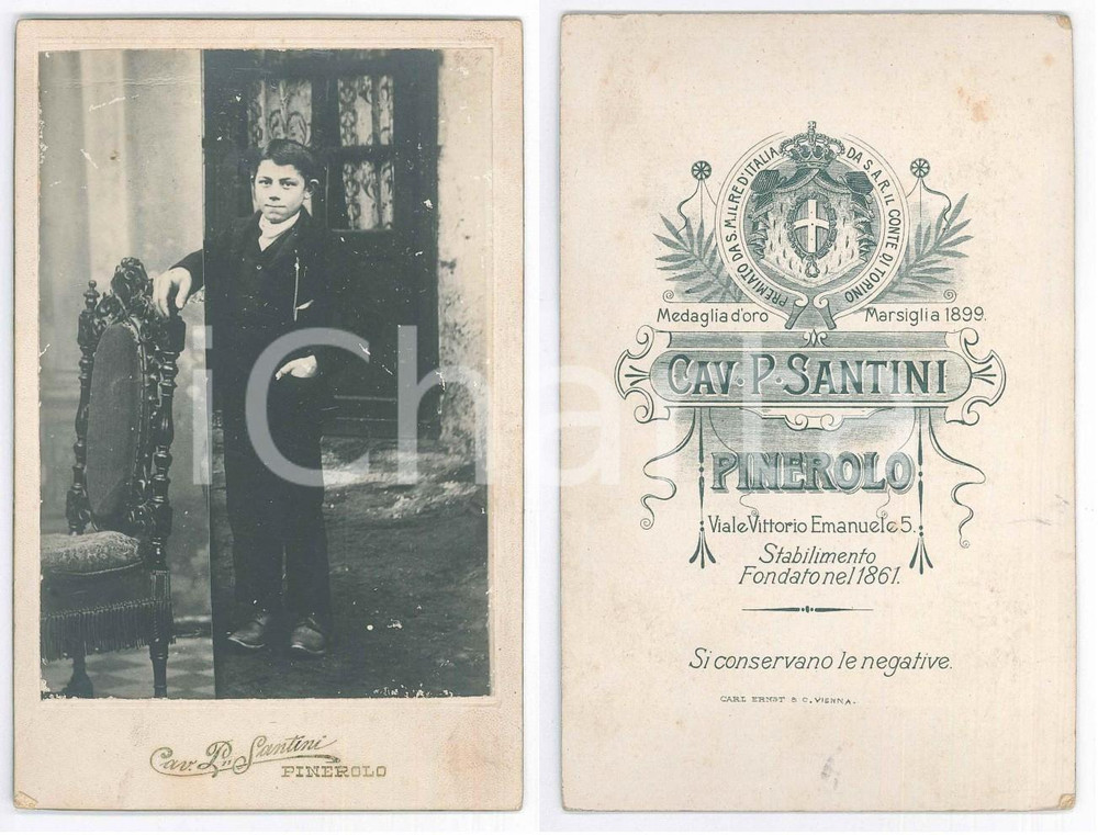 Fotografia d epoca originale 1900 ca PINEROLO Bambino con sedia  Ritratto Fotomontaggio Pietro SANTINI 1