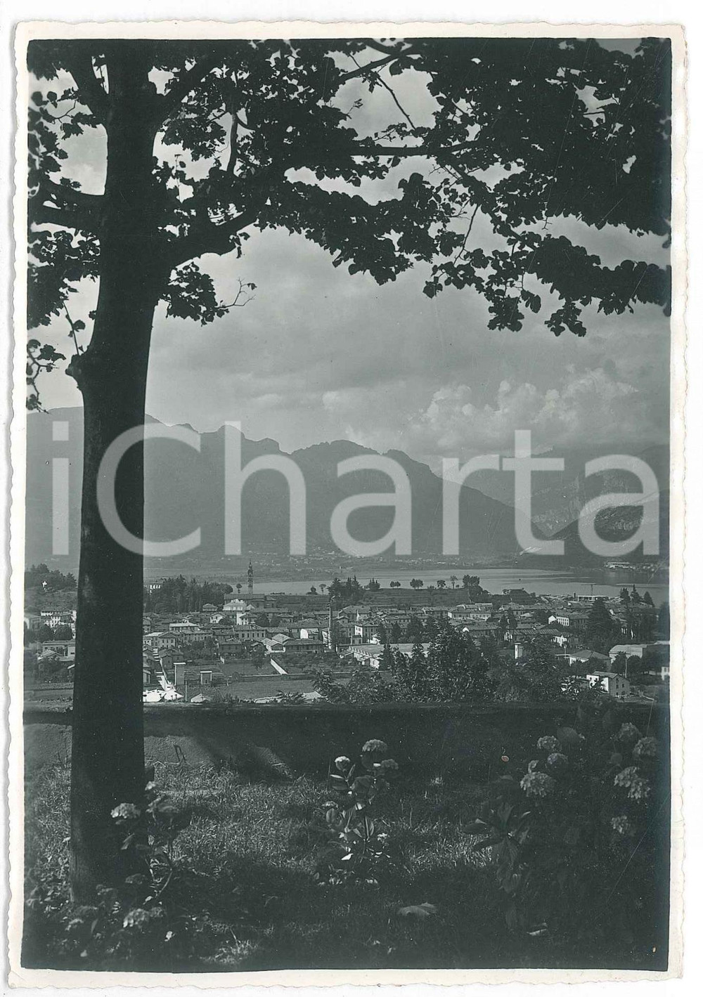 1950 ca LOMBARDIA - BRIANZA - Veduta con lago - Fotografia 11x16 cm