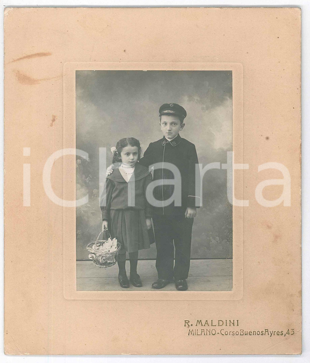 Fotografia d epoca originale 1910 MILANO Ritratto di due fratelli bambini  Fotografia R. MALDINI 15x18 cm 1