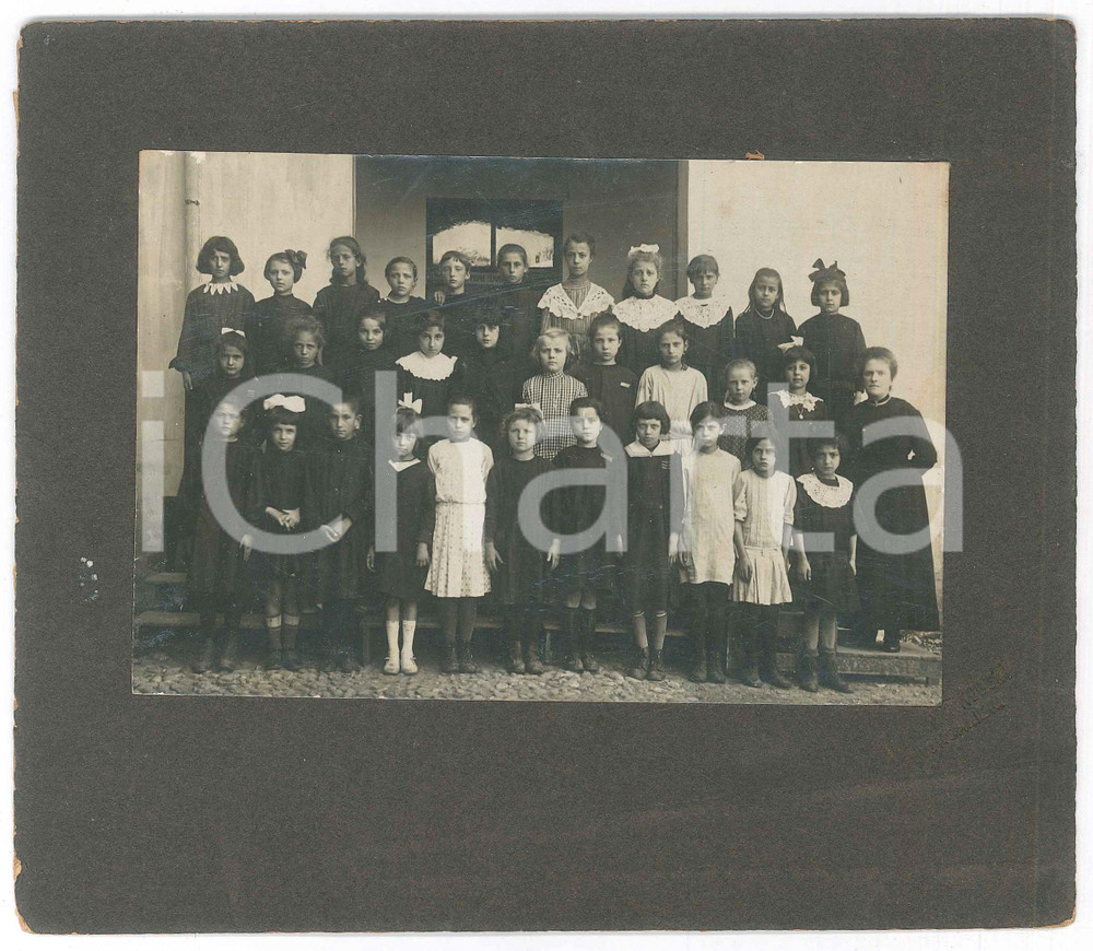 Fotografia d epoca originale 1920 ca MONCALIERI Classe elementare femminile Foto Francesca ROGGIA 19x17 cm 1