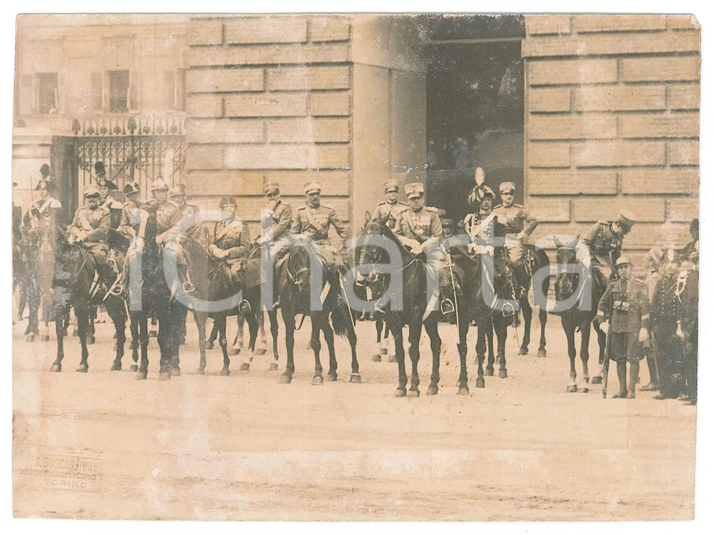 Fotografia d epoca originale 1925 TORINO Piazza Castello  Rivista dello Statuto  Alti ufficiali DANNEGGIATA 1