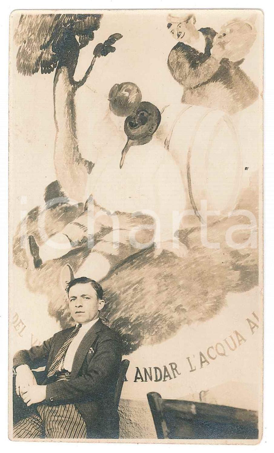 Fotografia d epoca originale 1920 ca s. l. Villeggiante presso stabilimento termale  Foto anonima 7x12 cm 1